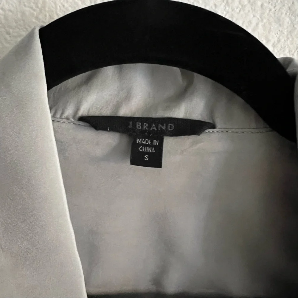 J Brand 100% Silk Wrap Blouse Gray Long Sleeve Size Small - Picture 8 of 9